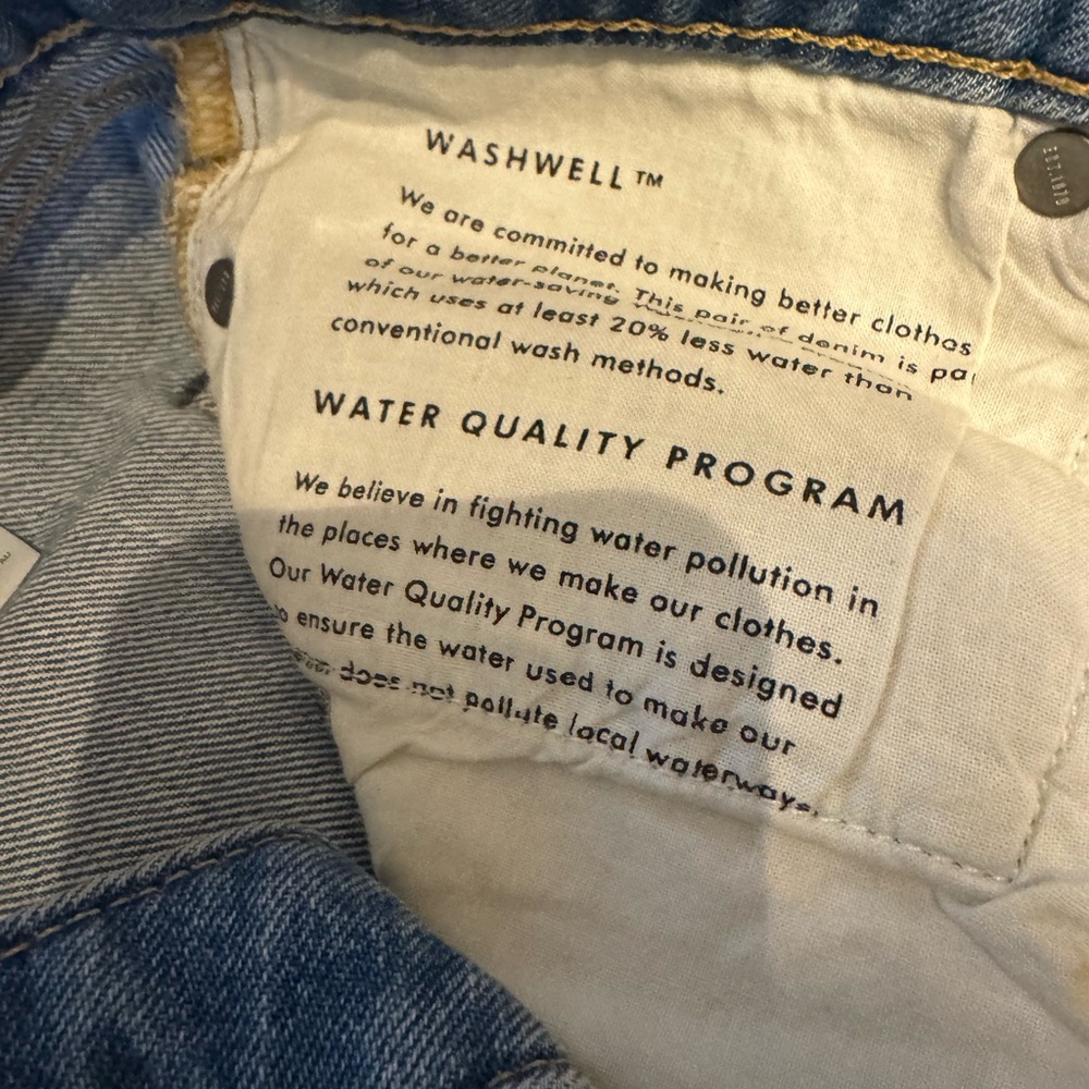 Banana Republic Mid-Rise Rigid
Straight Jean - Picture 8 of 9